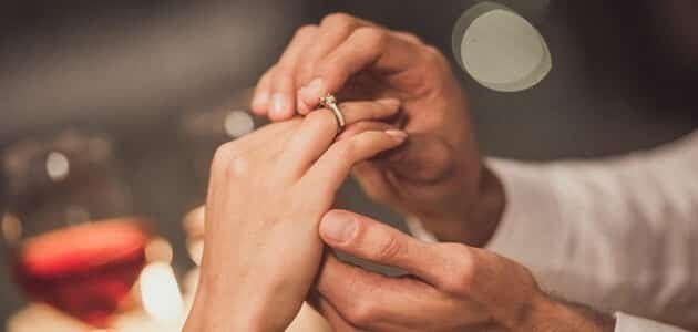 تفسير حلم خطوبة شخص اعرفه