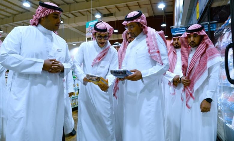 "أسواق التميمي" تستقبل وزير الصناعة والثروة المعدنية "بملقا الرياض"