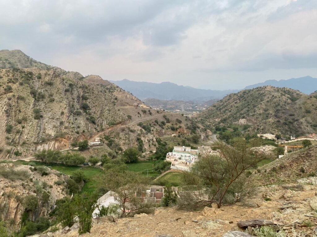 قرية رهبان بمركز قنا ما بين الرهبة والأمل قرية رهبان بمركز قنا ما بين الرهبة والأمل