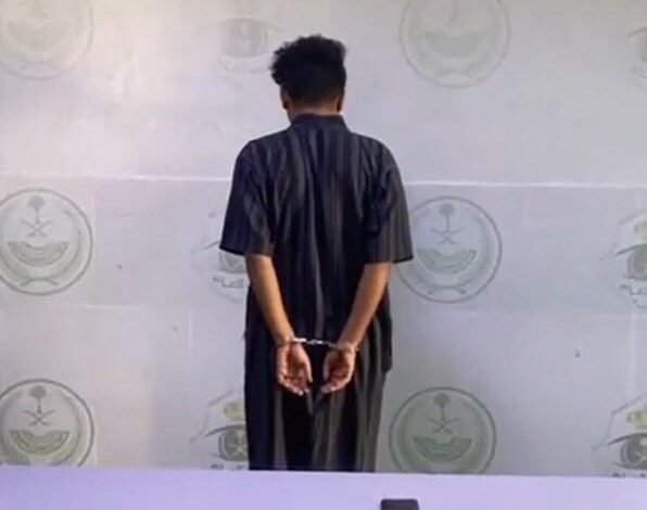 القبض على شخص تلفظ بعبارات تمس بالآداب العامة على فرقة مشاركة بفعالية في الرياض