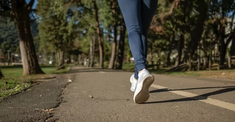 فوائد المشي.. دراسة تكشف "العامل السري" لتحسين الصحة