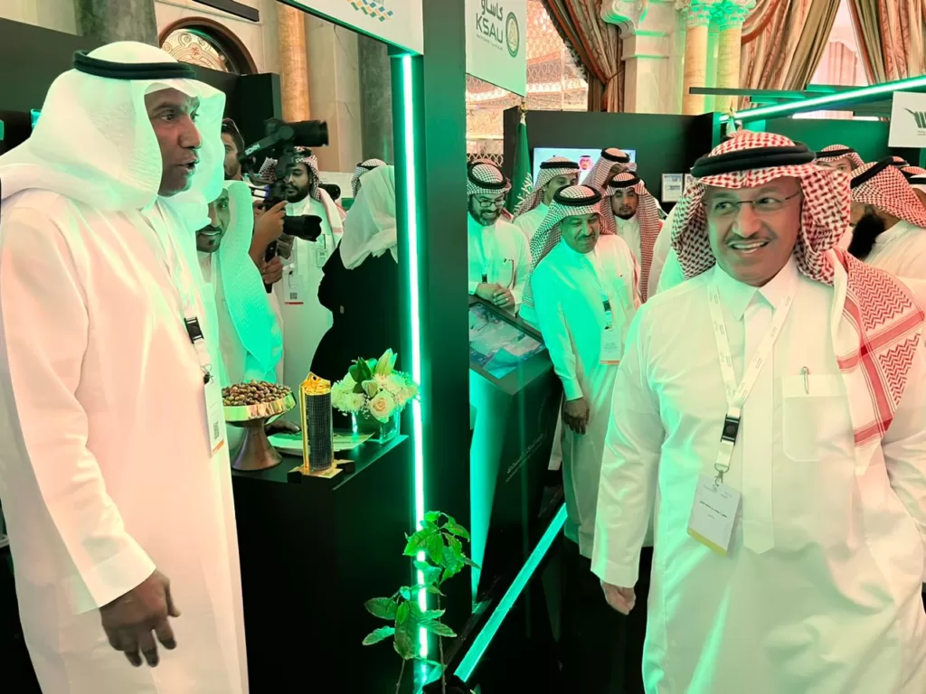 وزير التعليم يشيد بتطوير جامعة جازان لزراعة البن