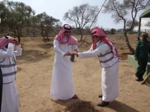 محافظ بلجرشي يطلق مبادرة تشجير "لنجعلها خضراء"