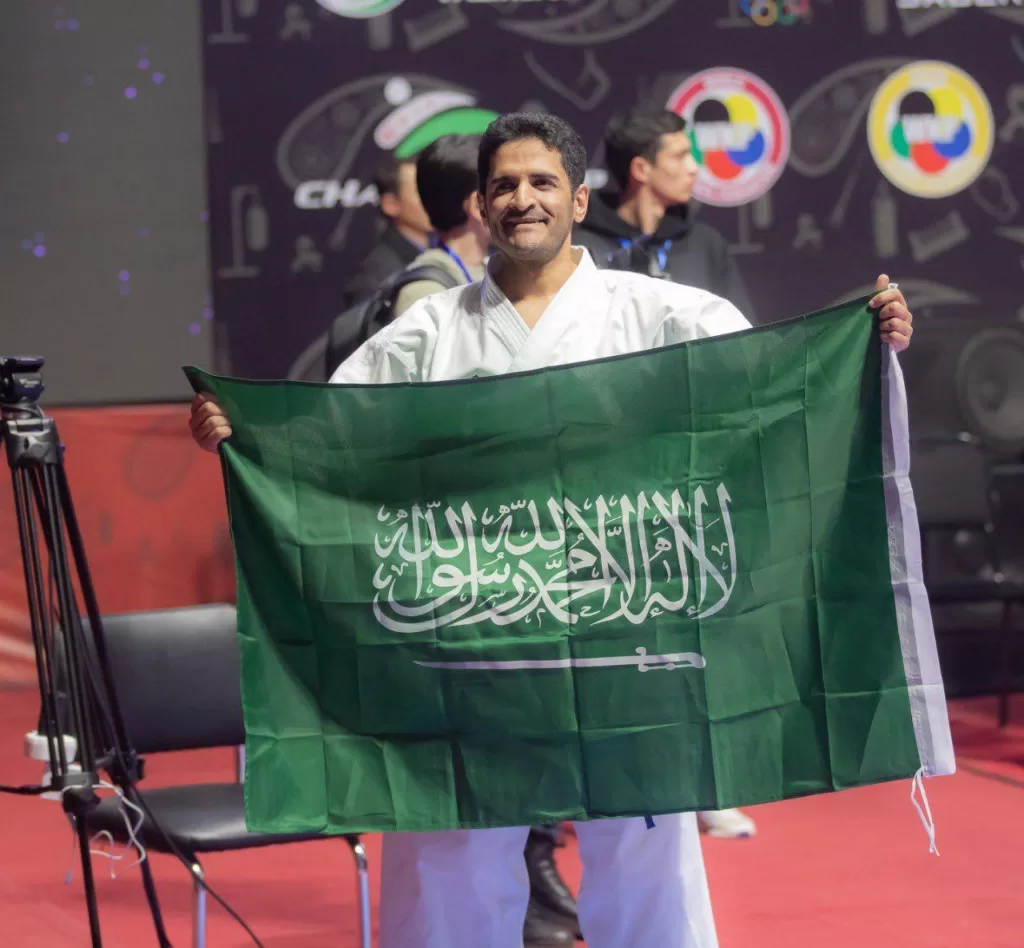 الجعيد يحصل على أول ميدالية ذهبية في بطولة آسيا لاتحاد الكاراتيه