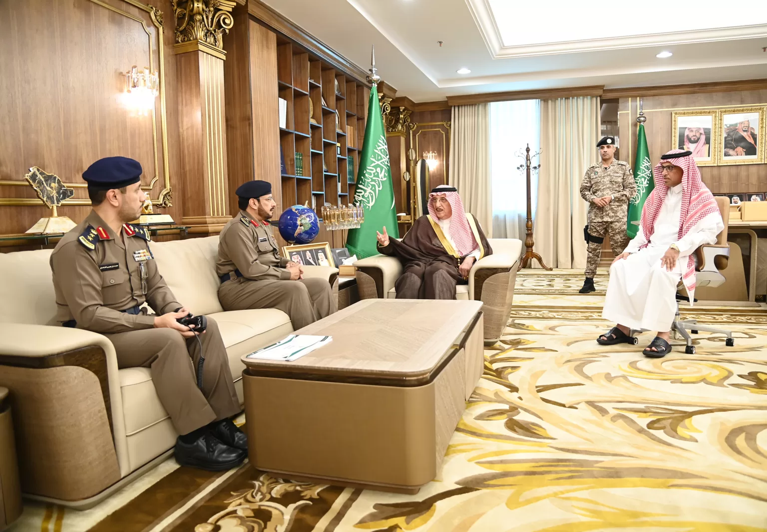 محمد بن ناصر يدشن حملة الدفاع المدني للسلامة " شتاء جازان أجمل وأدفا وسلامتكم هي الأولى