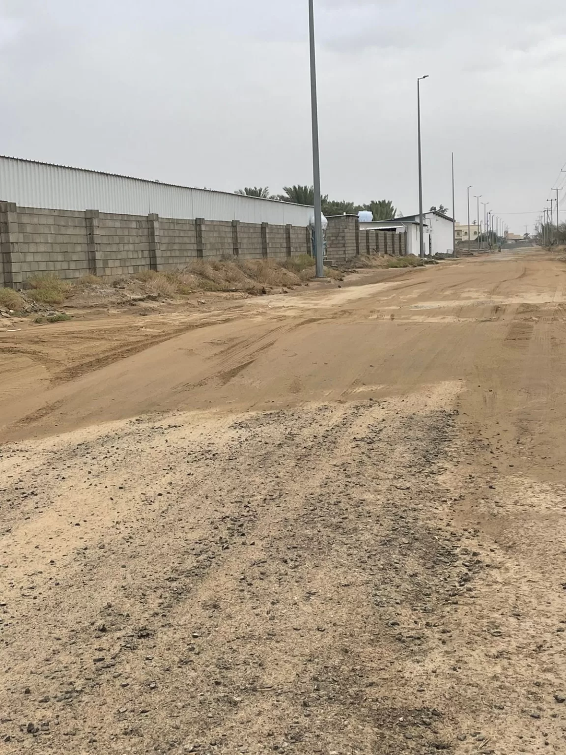 مطالبات بتمهيد وصيانة طريق هجرة عصماء