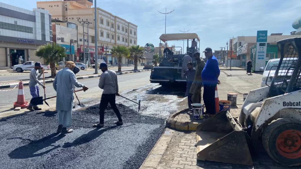 "بلدية تربة " : صيانة وسفلتة الشارع العام إثر الأمطار