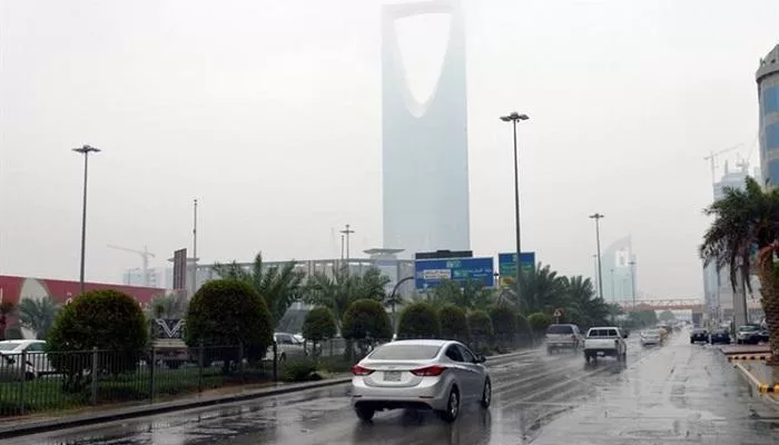 طقس اليوم.. أمطار رعدية على الرياض ورياح في هذه المناطق