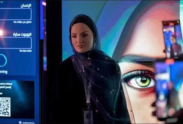 "سارة".. أول روبوت سعودي يتحدث باللهجة العامية