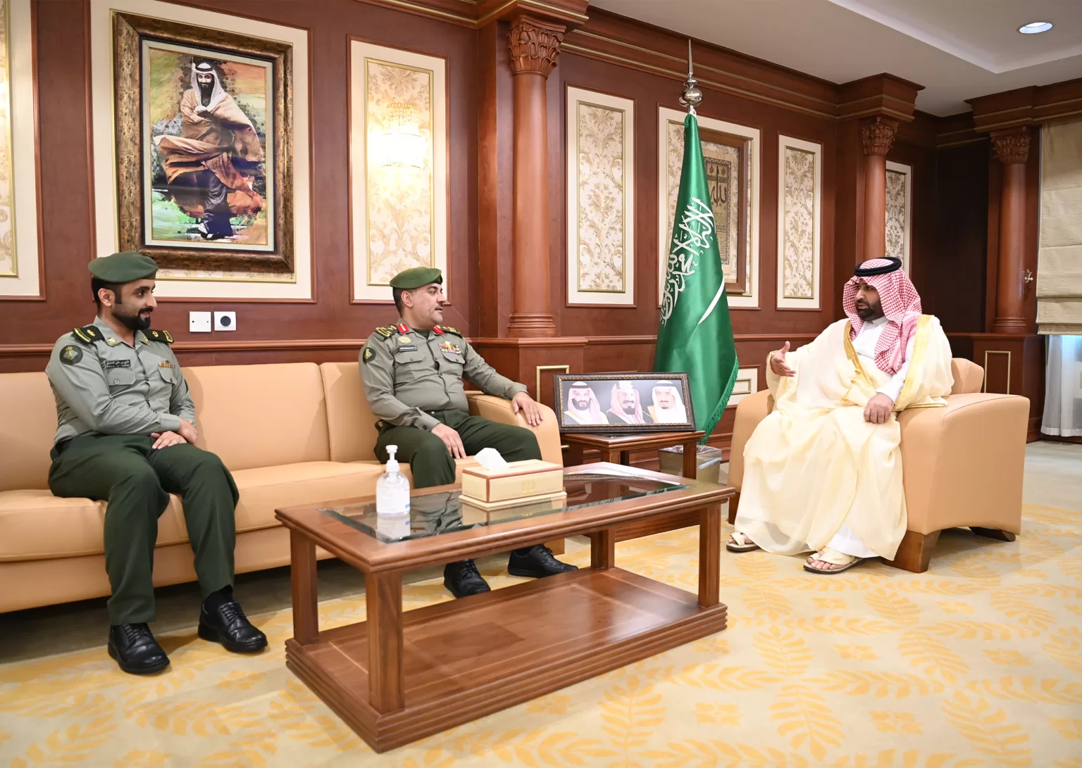 أمير جازان بالنيابة يستقبل مدير الجوازات المعين حديثًا بالمنطقة