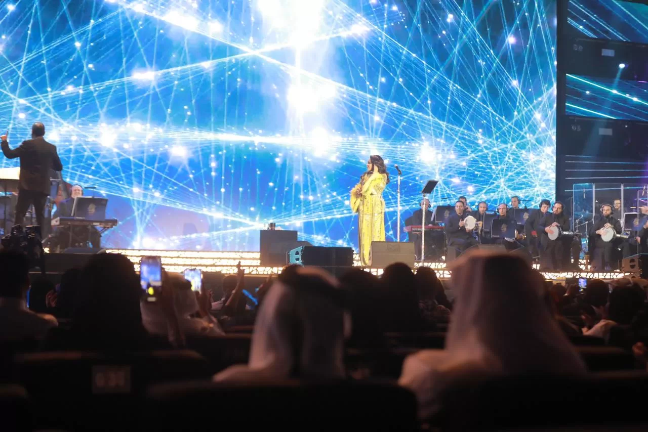 أحلام تشعل مسرح جدة وتشارك دويتو جمعها مع الفنانة همس فكري على أغنية أكثر من أول أحبك