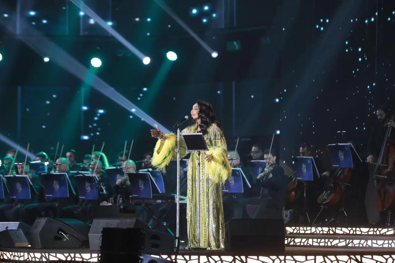 أحلام تشعل مسرح جدة وتشارك دويتو جمعها مع الفنانة همس فكري على أغنية أكثر من أول أحبك