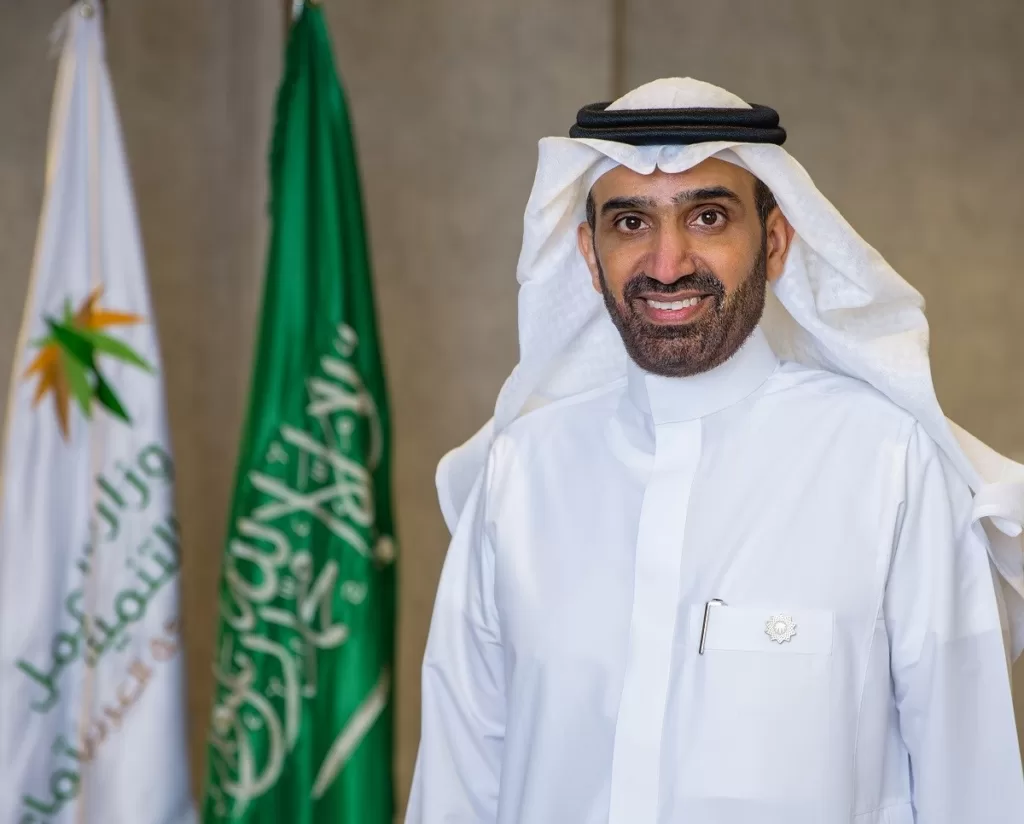 وزير الموارد البشرية يطلق "برنامج جدير" لتأهيل وتدريب المتميزين من حديثي التخرج