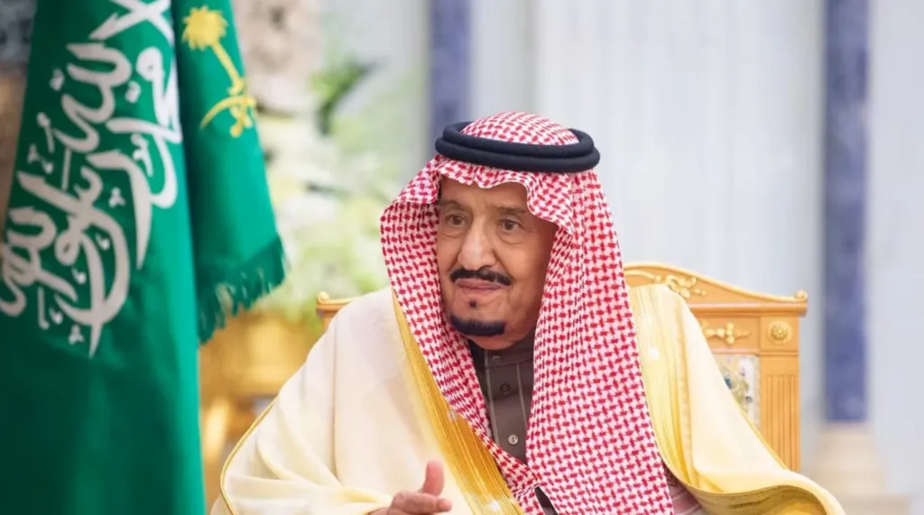 الديوان الملكي: خادم الحرمين الشريفين يغادر مستشفى الملك فيصل التخصصي بجدة بعد أن استكمل الفحوصات الروتينية