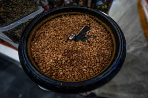 معرض الكيف للقهوة والشوكولاتة بعسير يستقبل زواره لليوم الخامس على التوالي