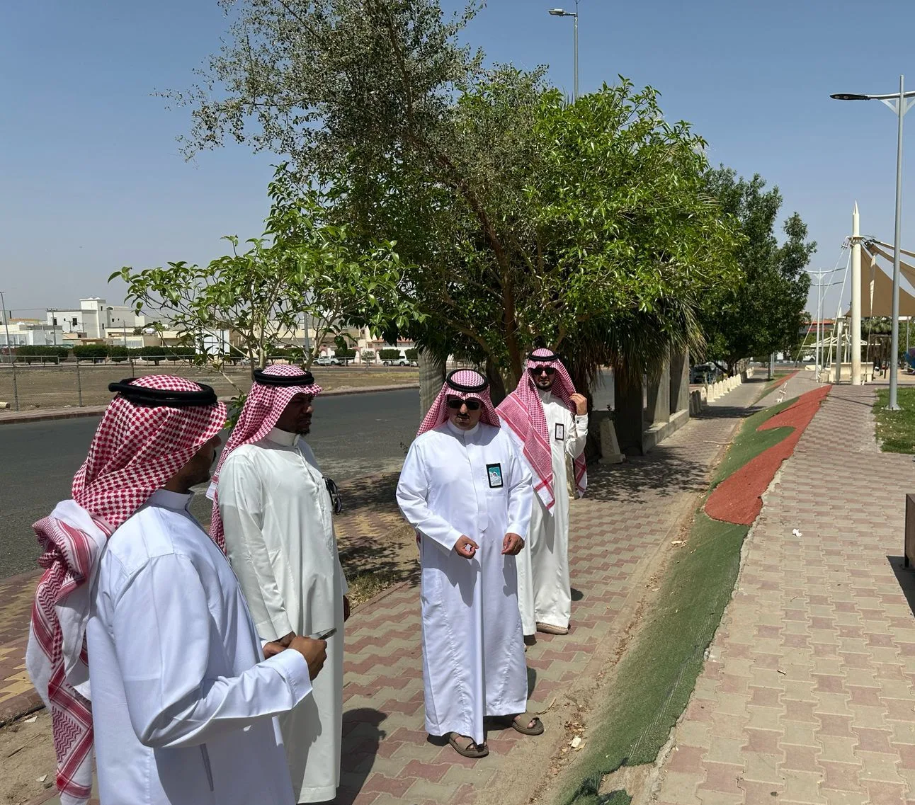 رئيس بلدية تربة يُجري جولة ميدانية على الحدائق ويؤكد: تقديم خدمة تليق بالمواطن والمقيم
