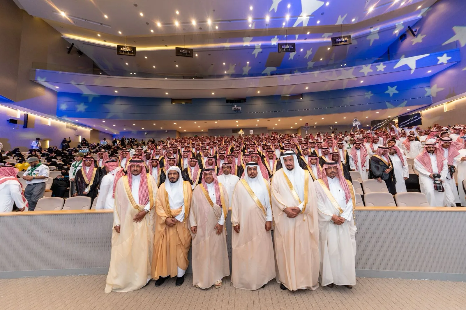 وزير التعليم يرعى الحفل الختامي لمعهد العاصمة النموذجي ومسيرة الخريجين لعام 1446هـ