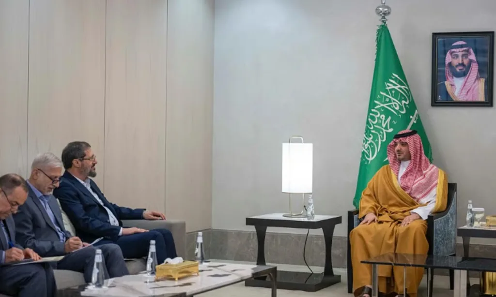 وزير الداخلية يستقبل رئيس منظمة الحج الإيرانية