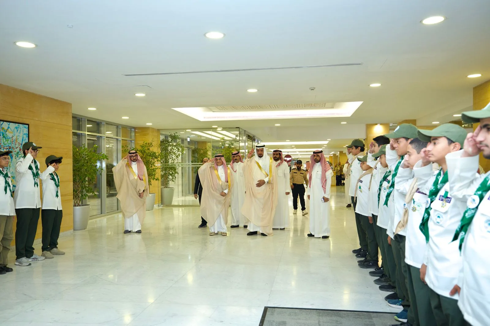 وزير التعليم يرعى الحفل الختامي لمعهد العاصمة النموذجي ومسيرة الخريجين لعام 1446هـ