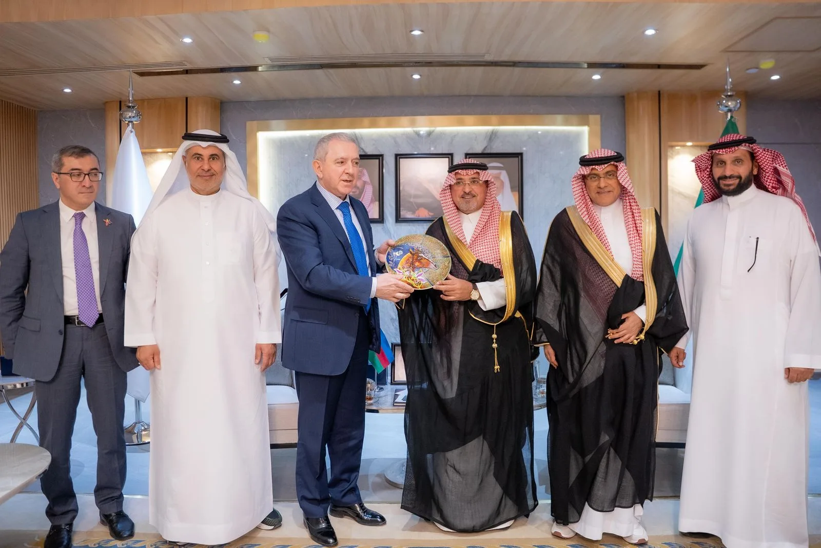 رئيس مجلس الأعمال السعودي الاذربيجاني يلتقي سفير اذربيجان بالرياض