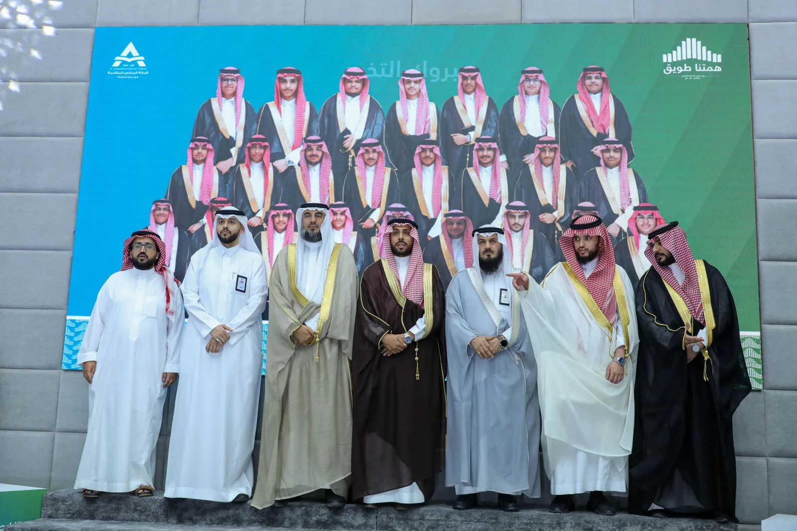 بحضور “الغامدي".. تكريم خريجي مدارس المتقدمة الأهلية بالقيروان
