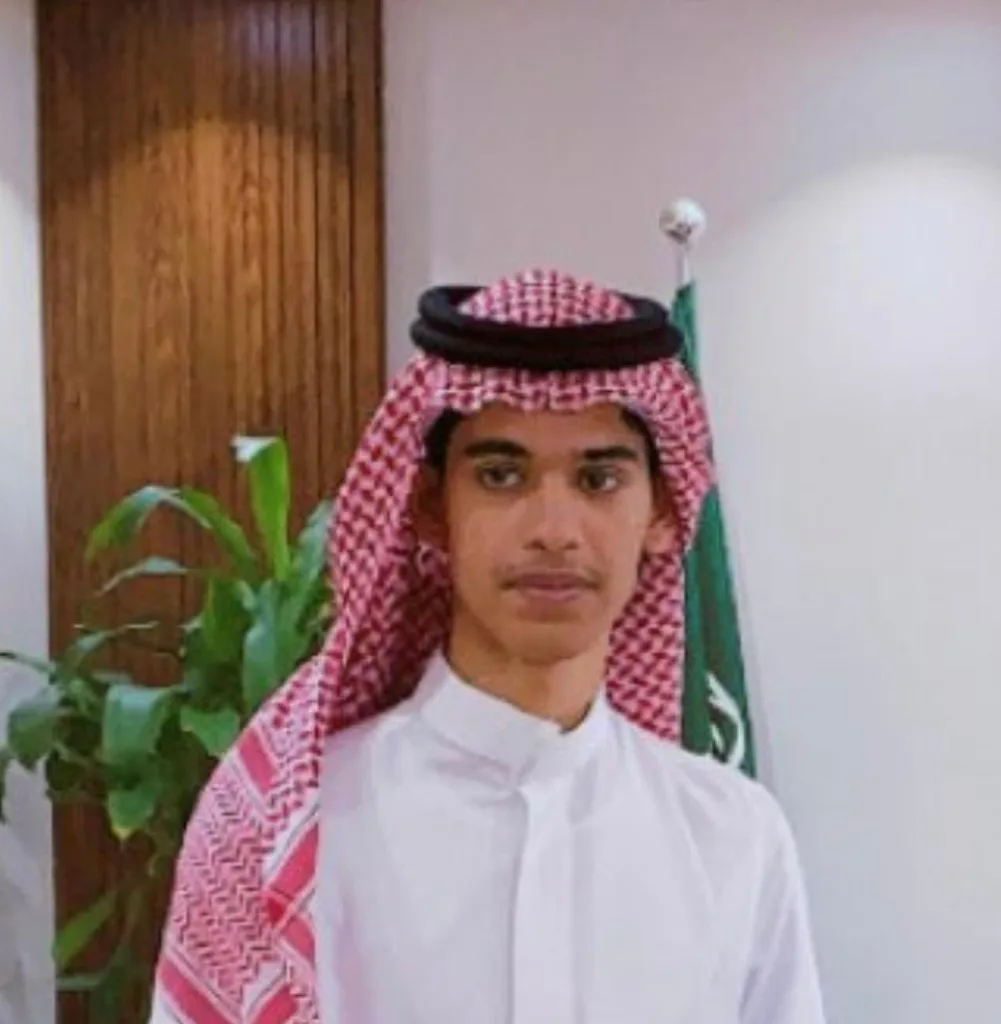 الطالب "السبيعي" من "تعليم الطائف" يحصد الميدالية الفضية في أولمبياد الأحياء الدولي 2025