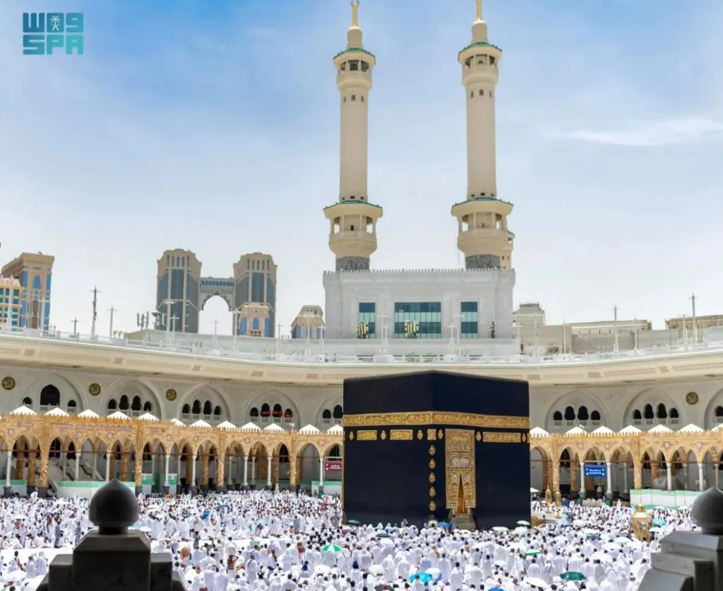 إمام المسجد الحرام: الدنيا ليست دار قرار وكل شيء بقدر الله
