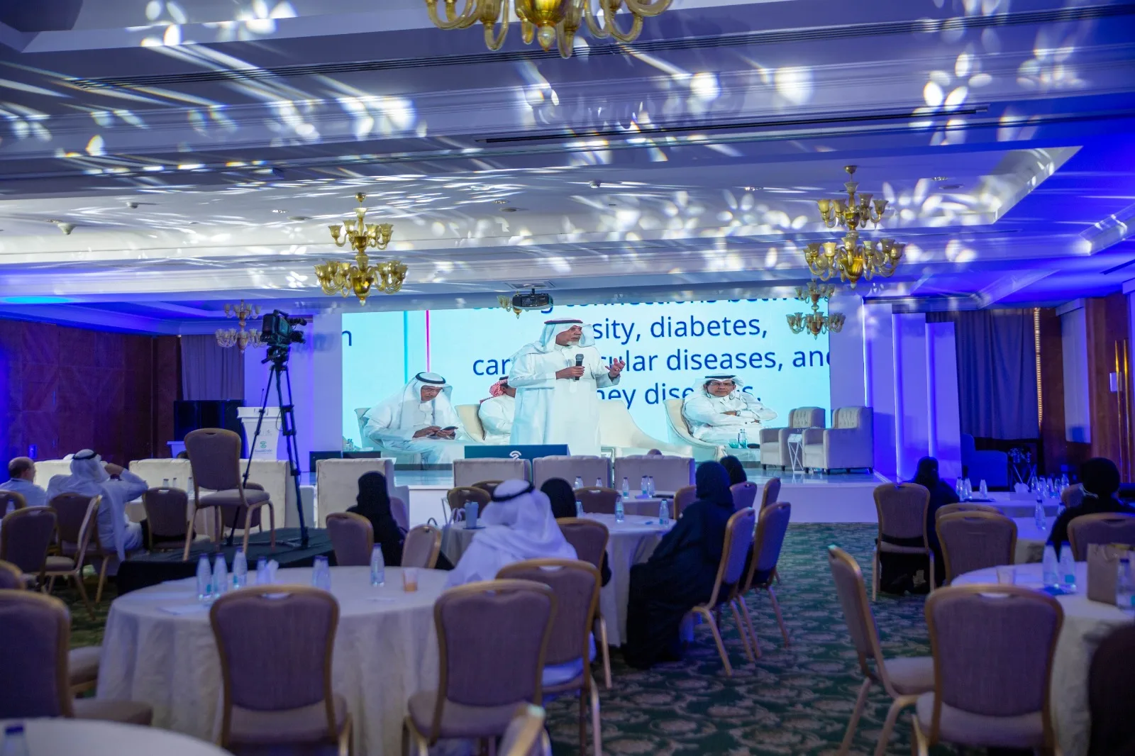 استشاري يحذر: انتشار الشائعات في المجال الصحي قد تضلل المرضى وتؤدي إلى مضاعفات خطيرة - صحيفة البوابة الالكترونية استشاري يحذر: انتشار الشائعات في المجال الصحي قد تضلل المرضى وتؤدي إلى مضاعفات خطيرة