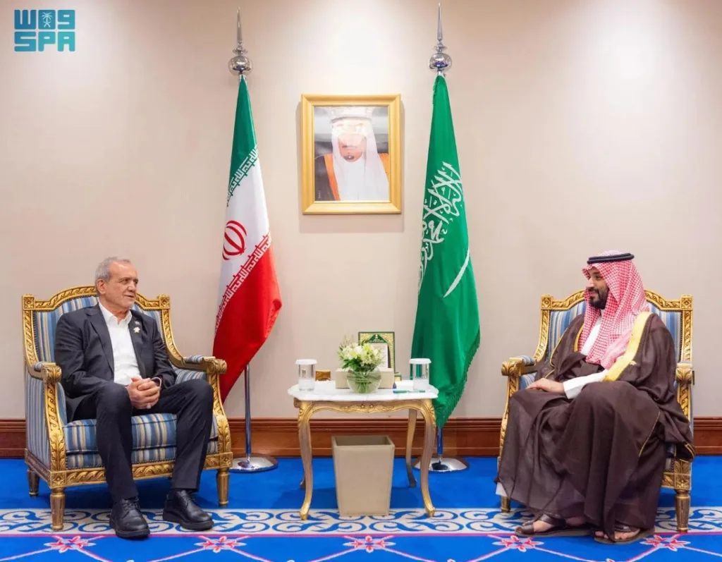 سمو ولي العهد يلتقي رئيس الجمهورية الإسلامية الإيرانية