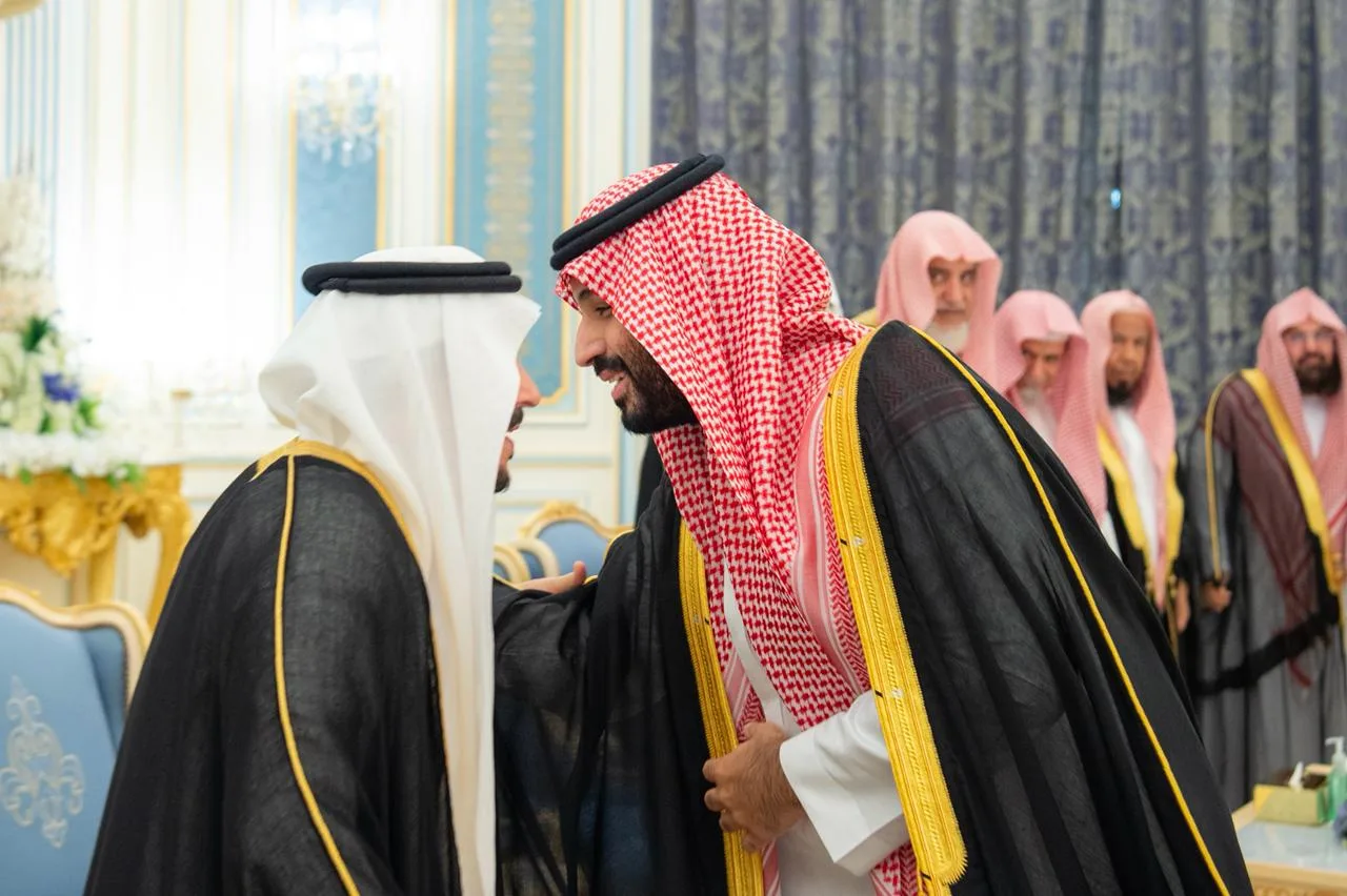 ولي العهد يستقبل أصحاب السمو الأمراء والفضيلة العلماء والمعالي الوزراء وجمعًا من المواطنين الذين قدموا للسلام على سموه