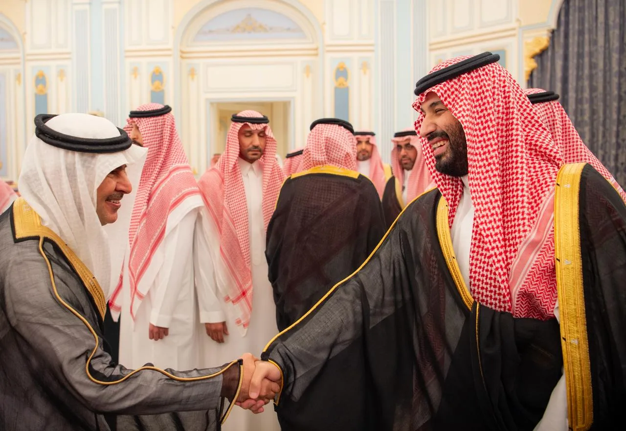 ولي العهد يستقبل أصحاب السمو الأمراء والفضيلة العلماء والمعالي الوزراء وجمعًا من المواطنين الذين قدموا للسلام على سموه