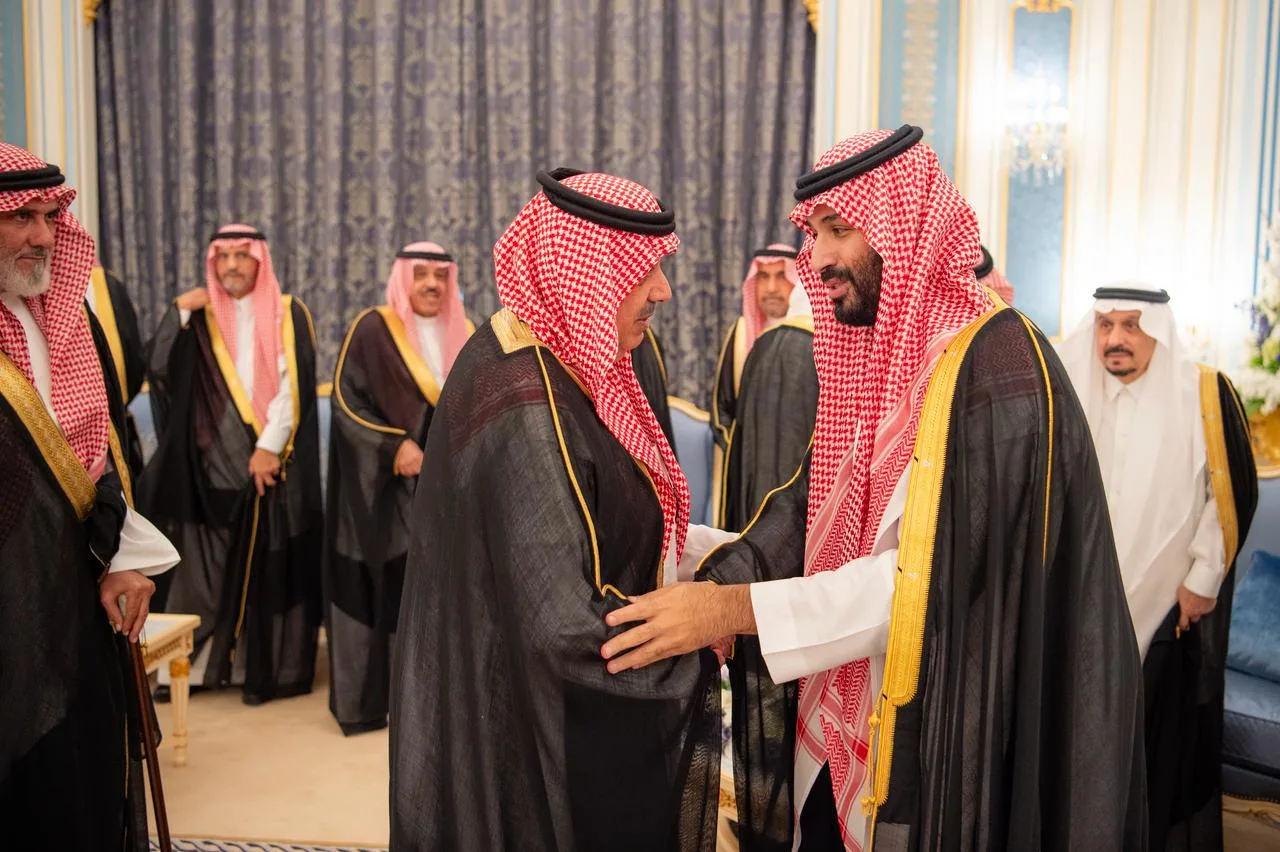ولي العهد يستقبل أصحاب السمو الأمراء والفضيلة العلماء والمعالي الوزراء وجمعًا من المواطنين الذين قدموا للسلام على سموه
