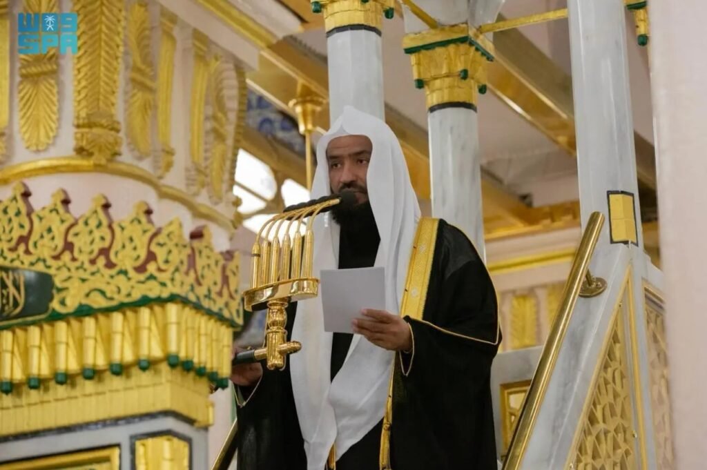 إمام وخطيب المسجد النبوي: الغيث يحيي الأرض ويوقظ القلوب الإيمانية