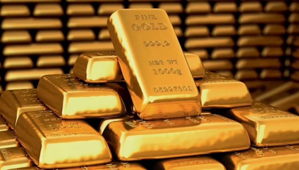أسعار الذهب تتجاوز حاجز 4900 دولار