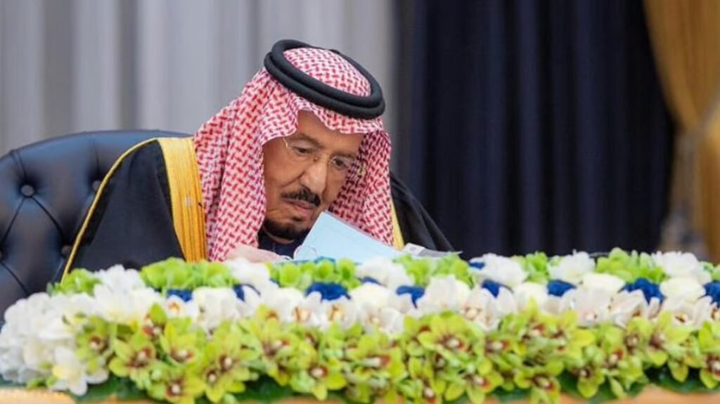 خادم الحرمين الشريفين يرأس جلسة مجلس الوزراء في الرياض