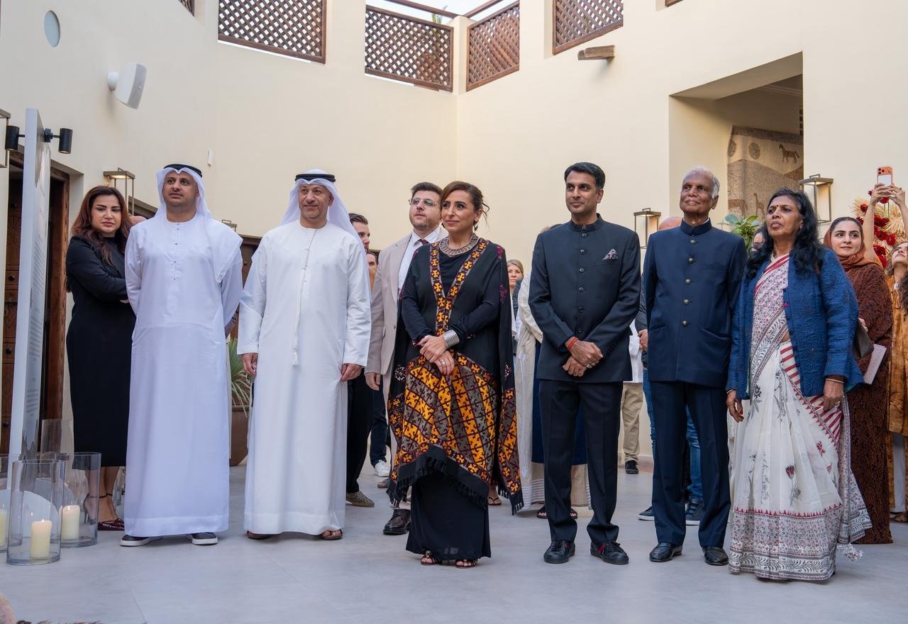 بدور القاسمي وسجاد "جايبور" يطلقان مجموعة "همسات الصحراء" في بيت اللّوال