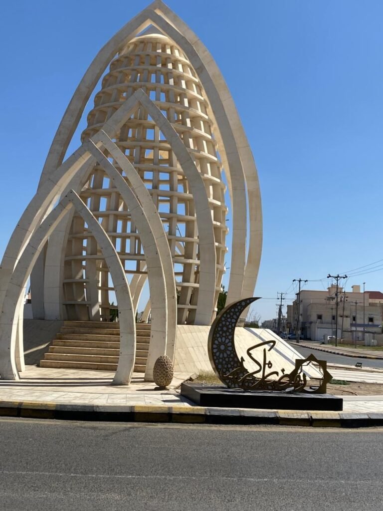 "بلدية تربة" تزيّن الشوارع والميادين استعدادًا لاستقبال شهر رمضان المبارك