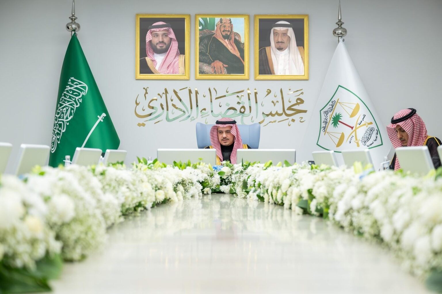 معالي د. علي الأحيدب يترأس جلسة مجلس القضاء الإداري ويسمّي رؤساء ومساعدي محاكم ديوان المظالم