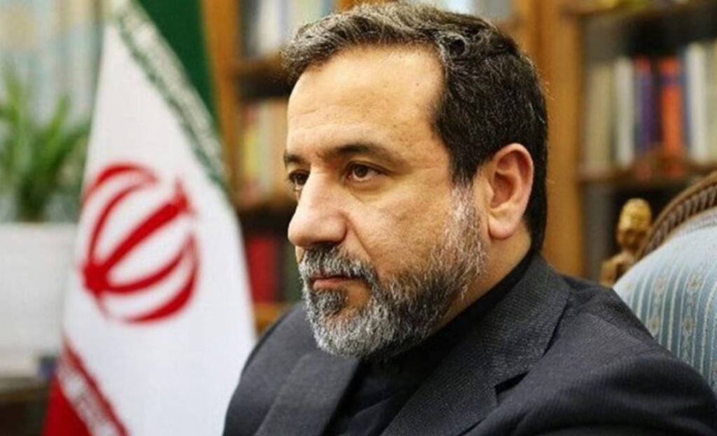 إيران تلمح إلى إمكانية عبور السفن غير المرتبطة بالحرب لمضيق هرمز