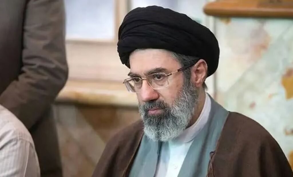 المرشد الإيراني في أول بيان له: أفشلنا مساعي تقسيم البلاد.. وطهران تؤمن بعلاقات جيدة مع دول الجوار