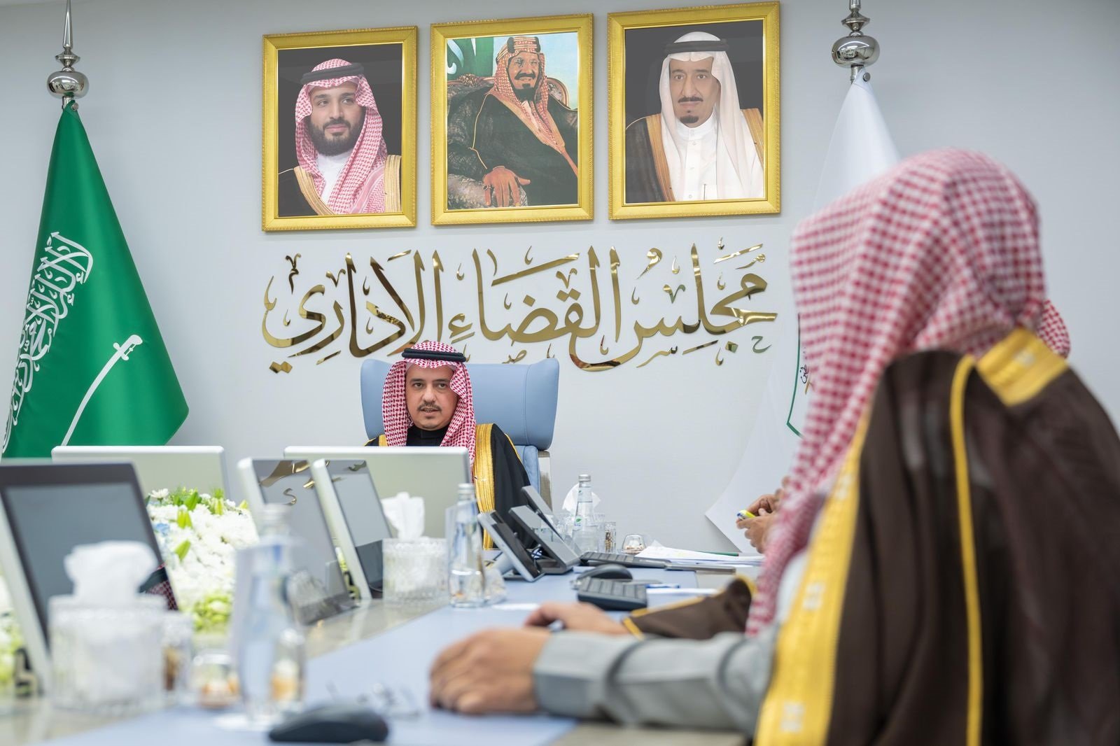 معالي د. علي الأحيدب يترأس جلسة مجلس القضاء الإداري ويسمّي رؤساء ومساعدي محاكم ديوان المظالم
