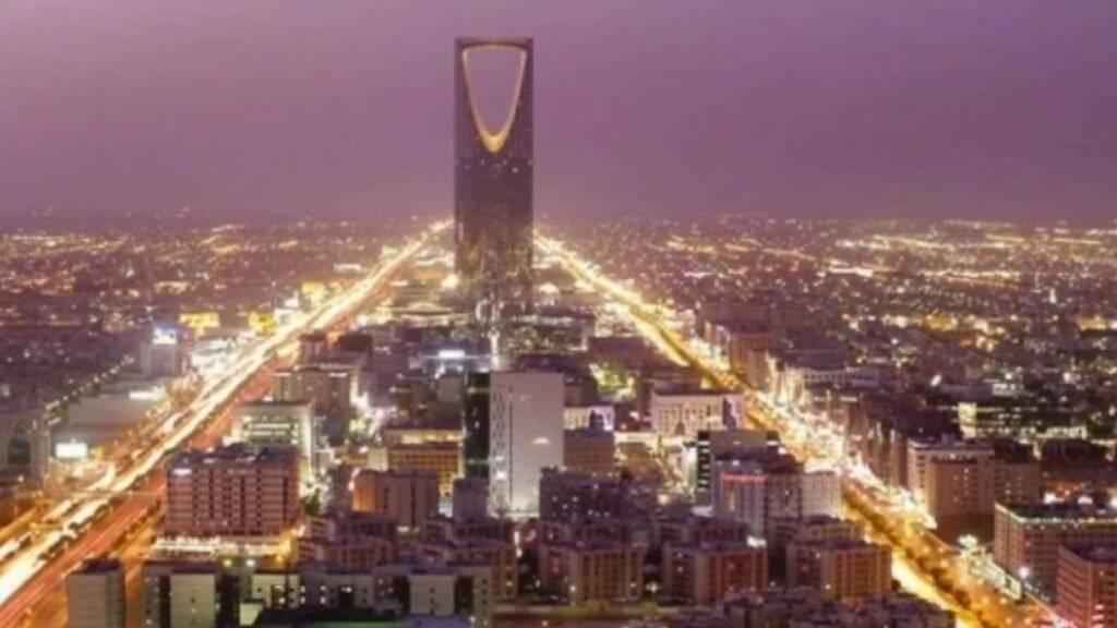 «المالية» تؤكد قوة الوضع المالي للسعودية واستمرارية الأنشطة الاقتصادية بشكلٍ طبيعي