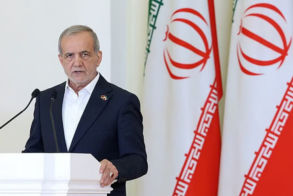 الرئيس الإيراني: الحلول الدبلوماسية السبيل لاحتواء التوتر.. والحرب لا تخدم أحدًا