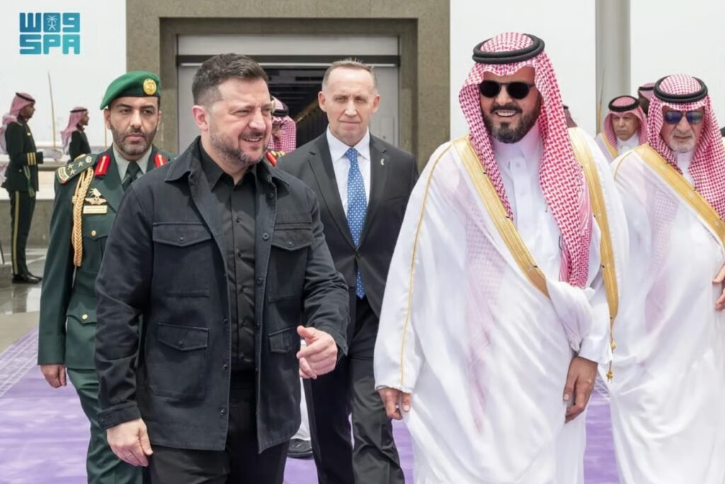 رئيس أوكرانيا يصل إلى جدة