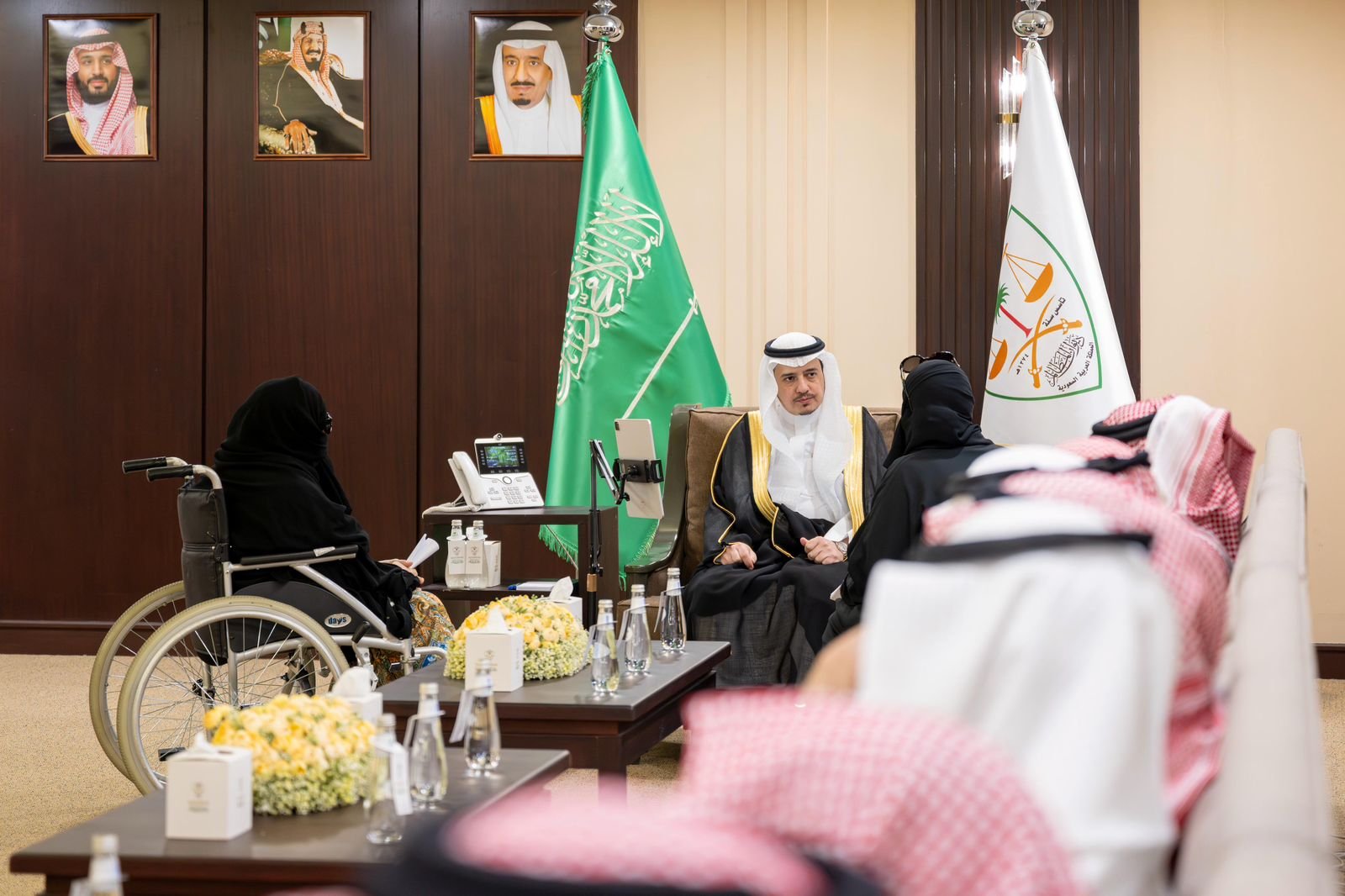 معالي رئيس ديوان المظالم د. علي الأحيدب يلتقي بالمستفيدين ويستمع إلى متطلباتهم