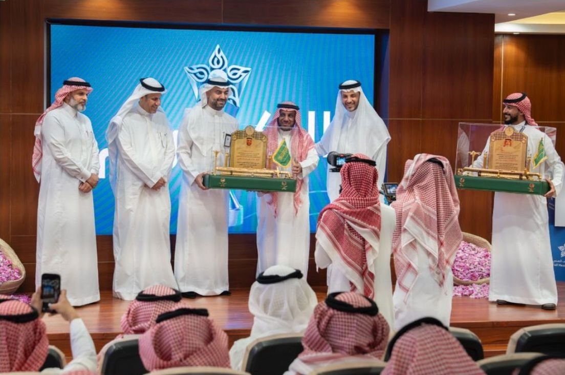 تكريم أ.د طلال المالكي تقديرًا لعطائه في تجمع الطائف الصحي - صحيفة البوابة الالكترونية تكريم أ.د طلال المالكي تقديرًا لعطائه في تجمع الطائف الصحي