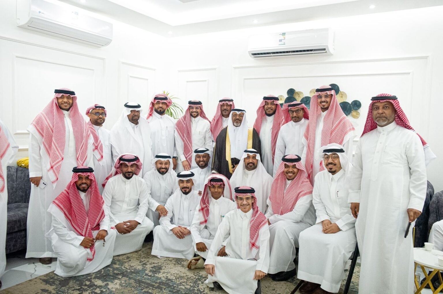 ماجد يحتفل بعقد قران نجله القائد الكشفي سلمان ماجد يحتفل بعقد قران نجله القائد الكشفي سلمان
