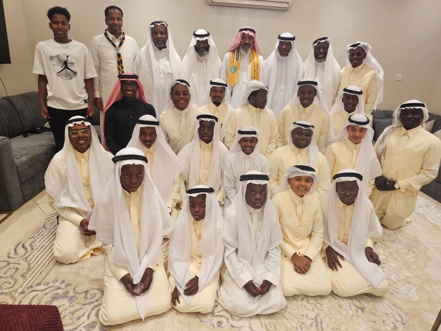 نجم الوحدة والاتحاد والمنتخب سليمان اميدو ووالده الكابتن عبدالله يستقبلون كشافة شباب مكة المكرمة