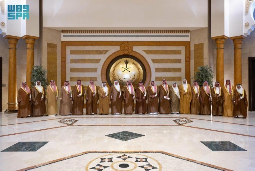 نائب أمير مكة يُدشّن 10 مشروعات للطرق.. وحملة «طرق متميزة آمنة» بالمنطقة