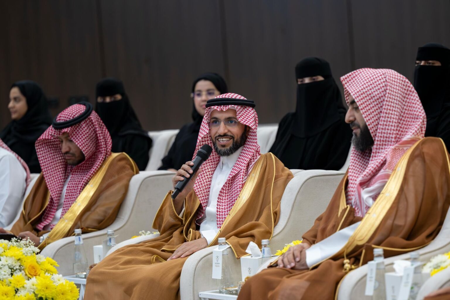 ديوان المظالم يناقش مع وزارة التجارة مخالفات التستر